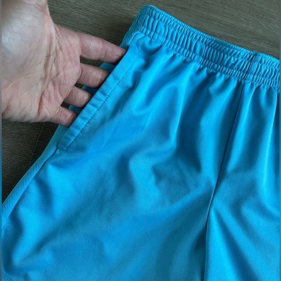 Nike DriFit Small Boys 5" Like New Shorts - Picture 2 of 5